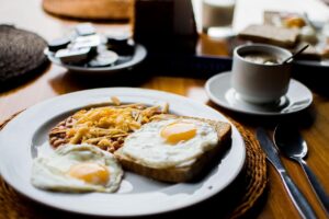 親介護における食事介助のコツとは？